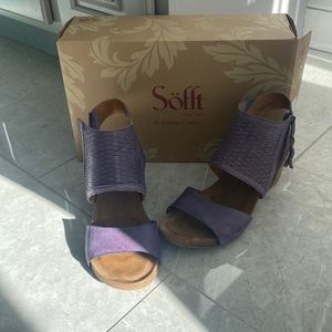Sofft purple leather heels